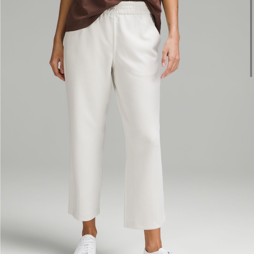 Lululemon cropped softstream pants